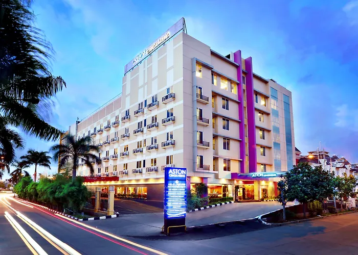 Royal Palm Hotel & Conference Center Cengkareng Giacarta